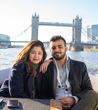 Couples photo shoot at Tower Bridge