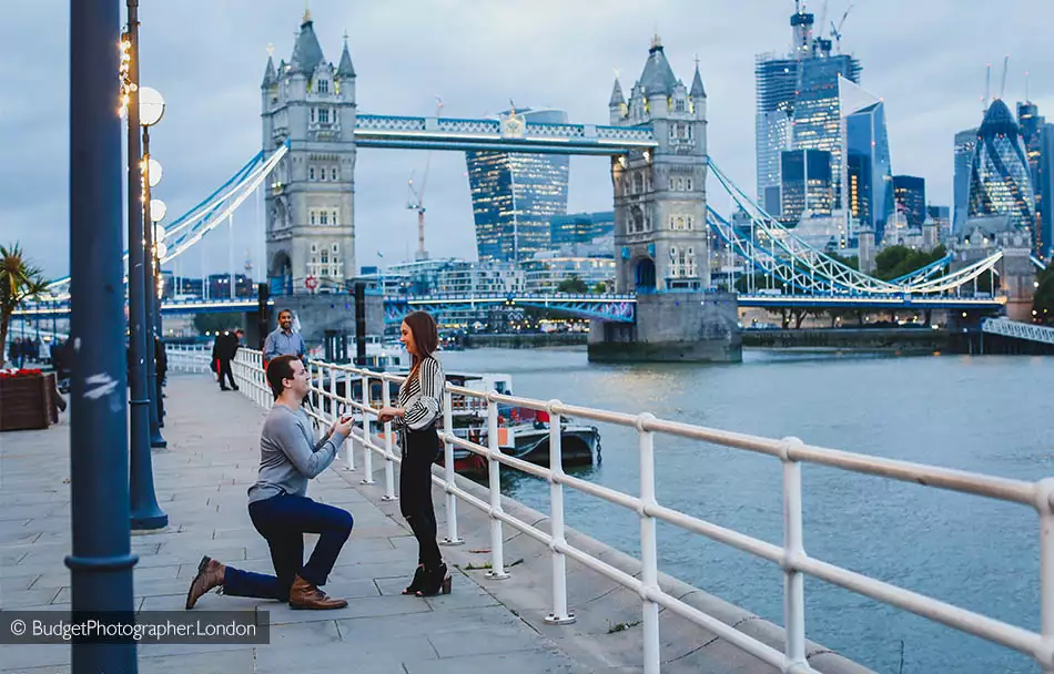 I ask She said yes at Tower Bridge London