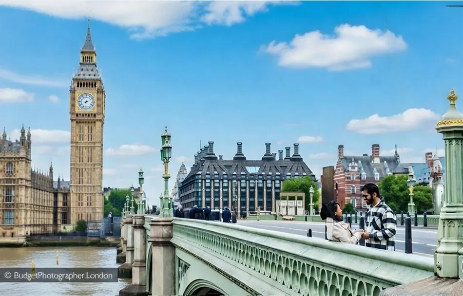 Couple on Westminster Bridge